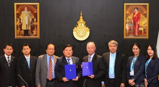 15 OCT BAGS SIGNS MOU WITH RAJAMANGALA UNIVERSITY OF TECHNOLOGY