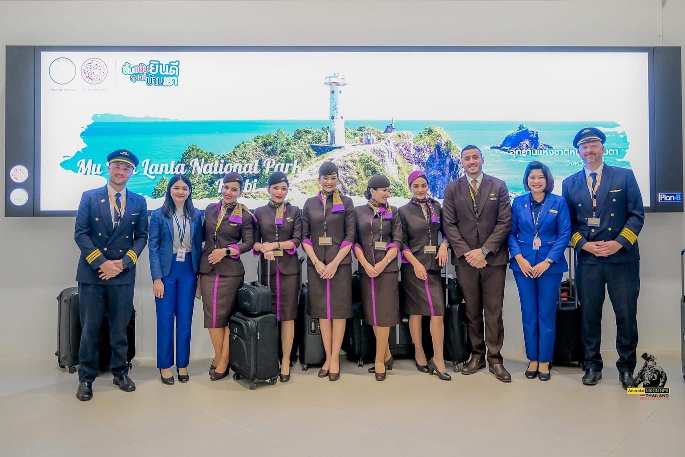 Dignitaries at Krabi airport for inaugural Etihad flight